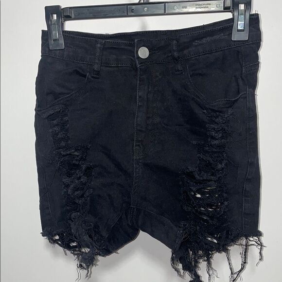 Edgy Black Jean Shorts with Distressed Details - Picture 1 of 8